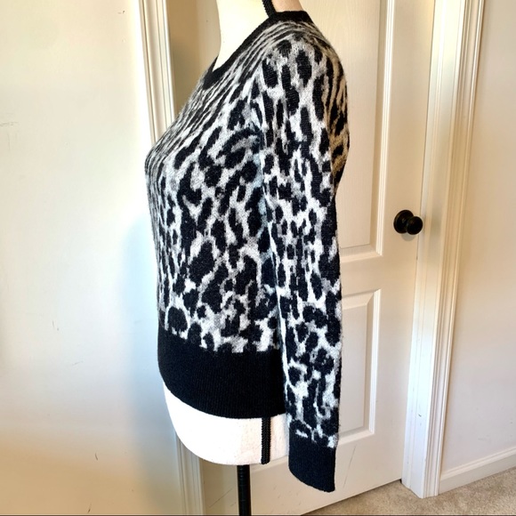 BANANA REPUBLIC Petite Wool and Alpaca Blend Leopard Print Sweater—SZ XS… - Picture 4 of 12